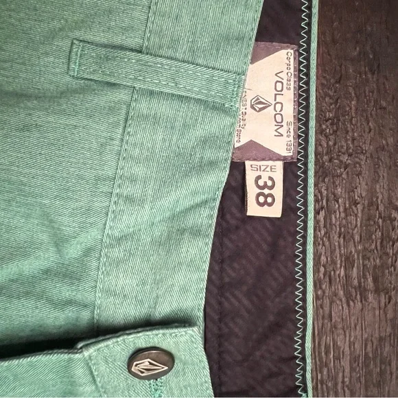 Volcom men’s shorts green size 38 - Picture 5 of 6